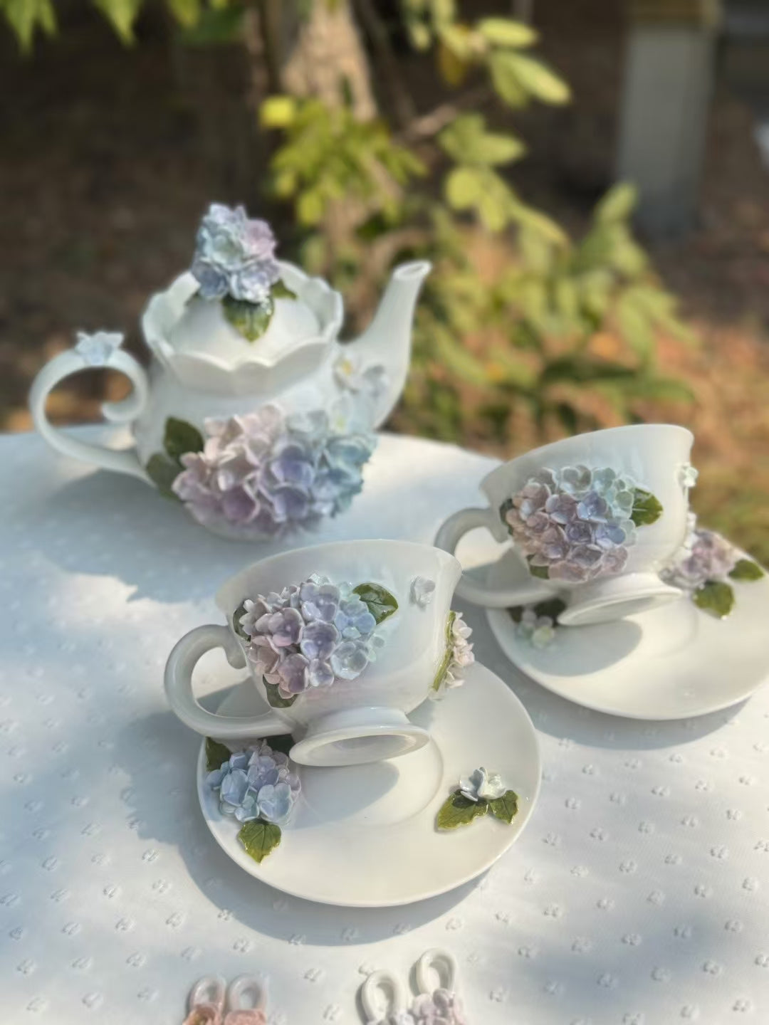 Hydrangea Hand-Painted Tea Cup Set
