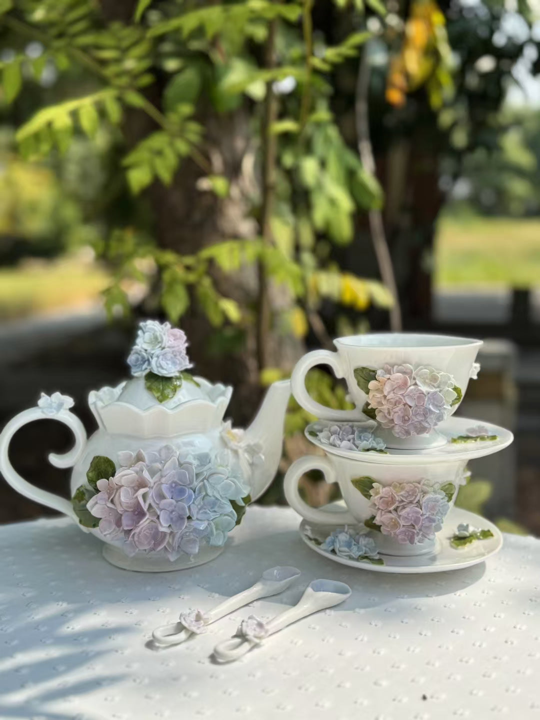 Hydrangea Hand-Painted Tea Cup Set
